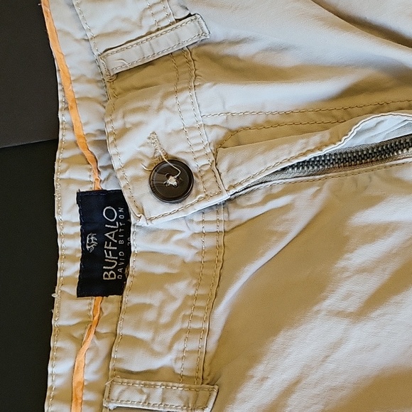 Men's Buffalo David Bitton Shorts, Size 34W - Picture 7 of 10